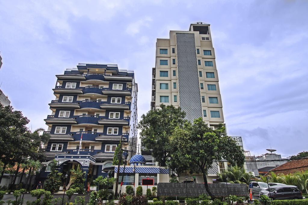 Готель Reddoorz Premium @ Thamrin Kebon Sirih Джакарта Екстер'єр фото