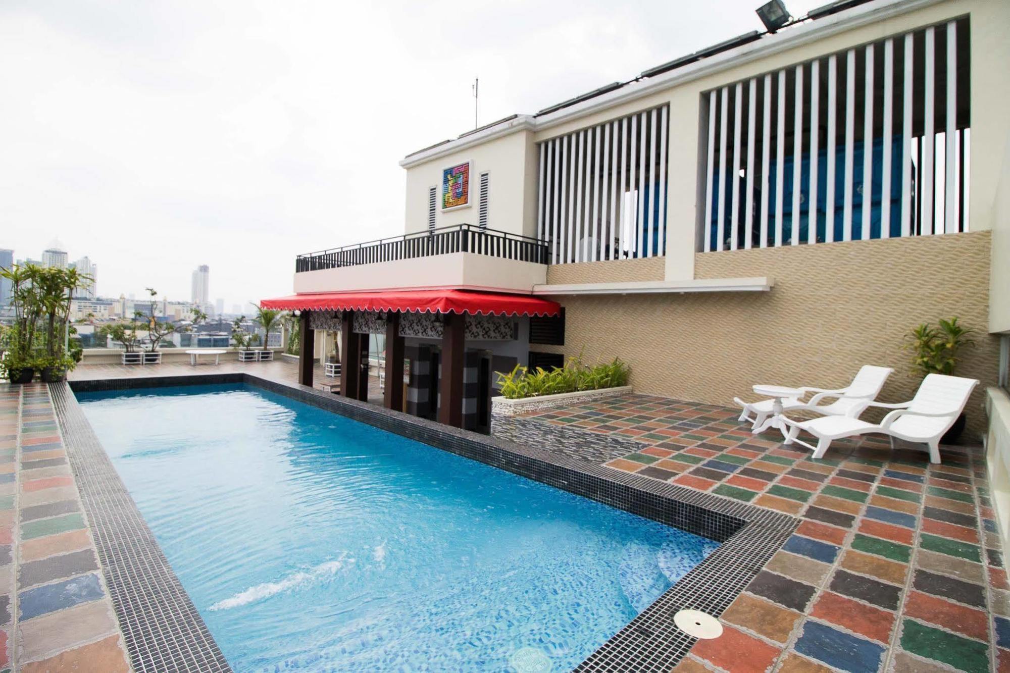 Готель Reddoorz Premium @ Thamrin Kebon Sirih Джакарта Екстер'єр фото