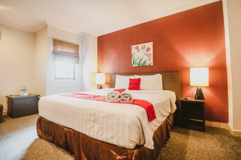 Готель Reddoorz Premium @ Thamrin Kebon Sirih Джакарта Екстер'єр фото