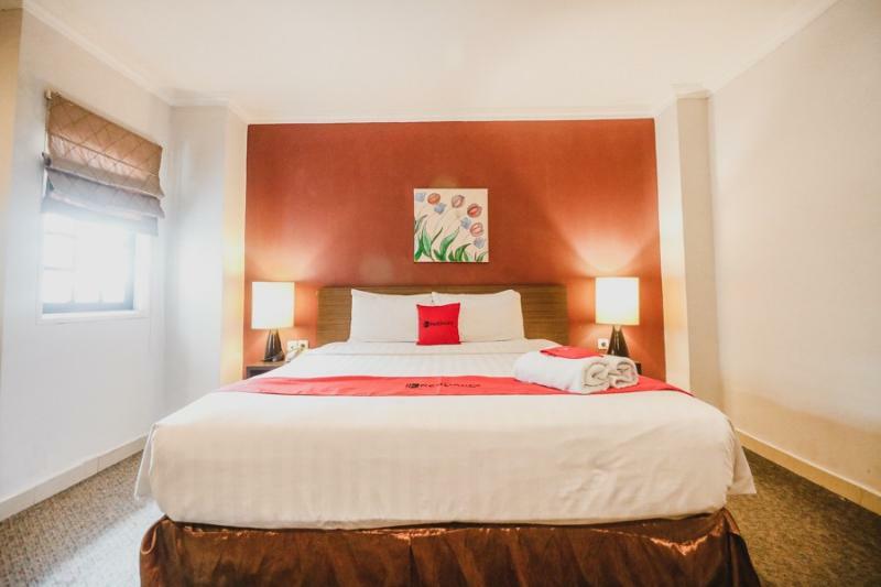 Готель Reddoorz Premium @ Thamrin Kebon Sirih Джакарта Екстер'єр фото